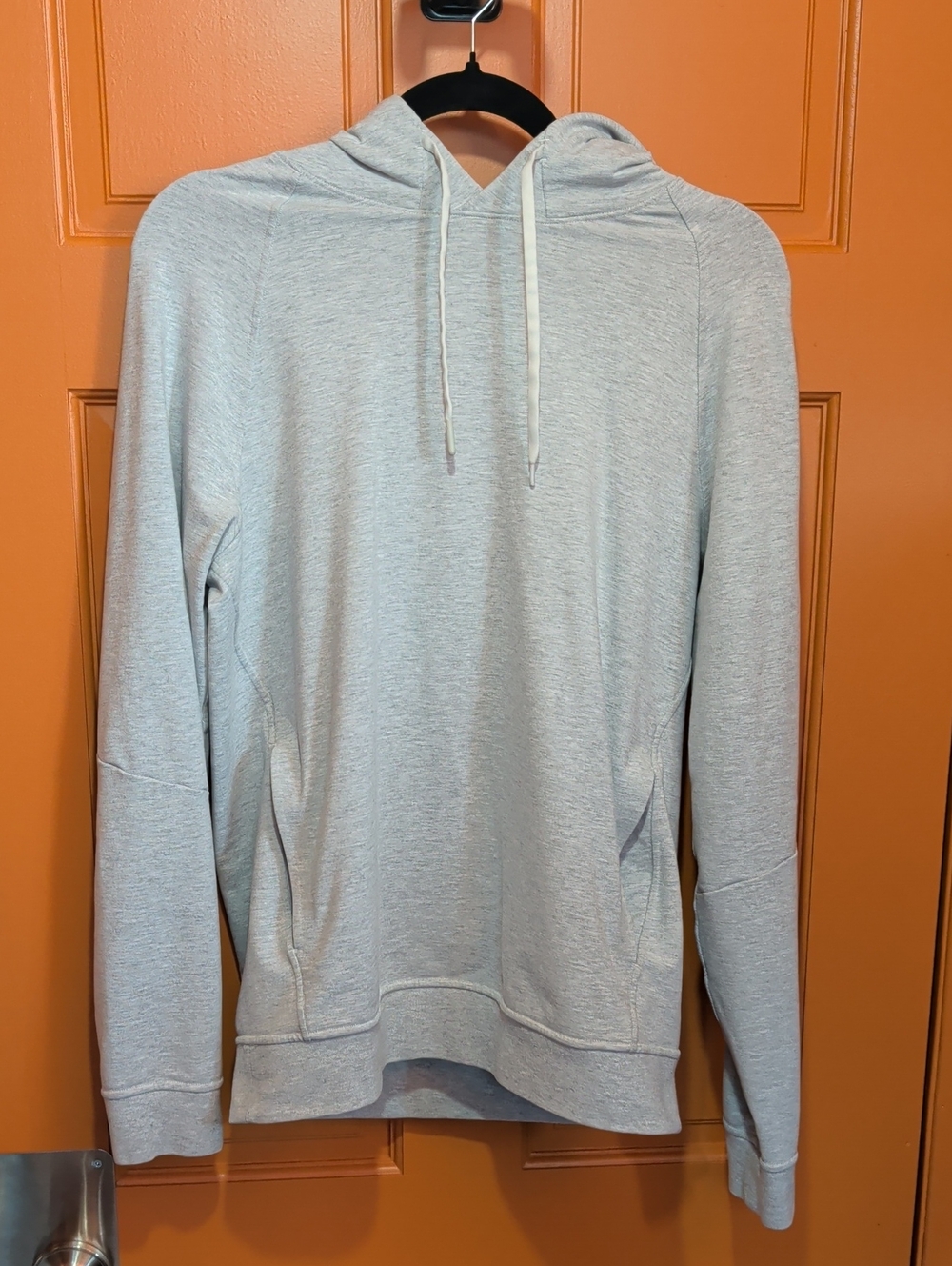Lululemon Men's Light Gray Pullover Hoodie - Casual Long Sleeve Hoodie